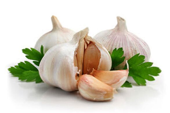 Garlic is a popular remedy for fungal infections. 